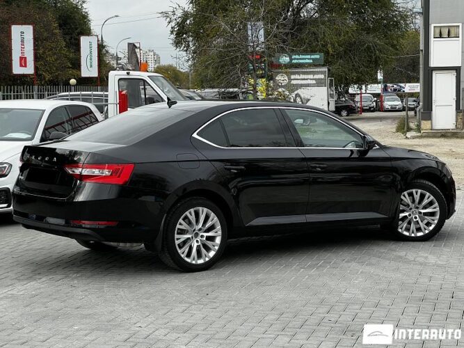 Skoda Superb 34 interauto-car