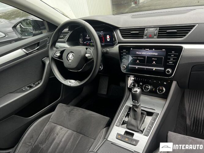 Skoda Superb 36 interauto-car