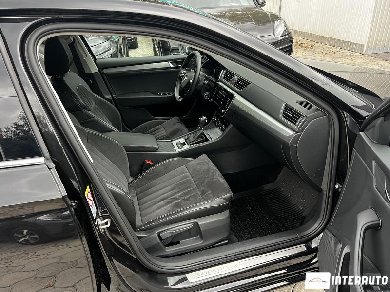 Skoda Superb 17 automobil-interauto