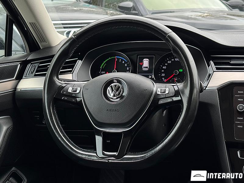 Volkswagen Passat 21 automobil-interauto