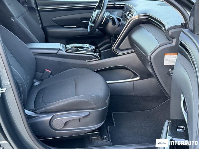 Hyundai Tucson 37 interauto-car