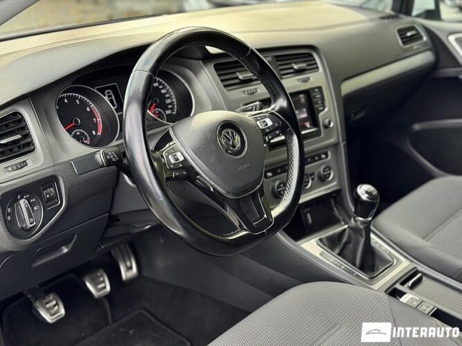 Volkswagen Golf 37 interauto-car