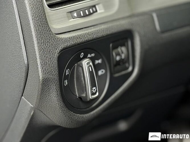 Volkswagen Golf 36 interauto-car