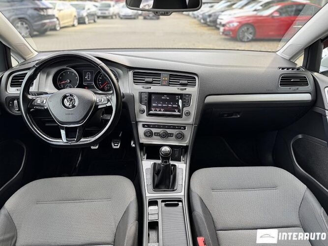 Volkswagen Golf 38 interauto-car