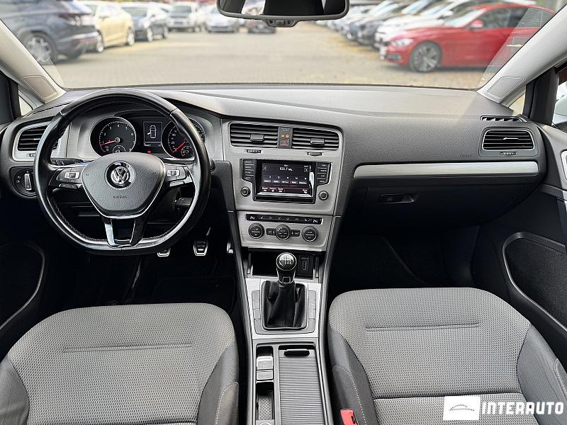 Volkswagen Golf 19 automobil-interauto