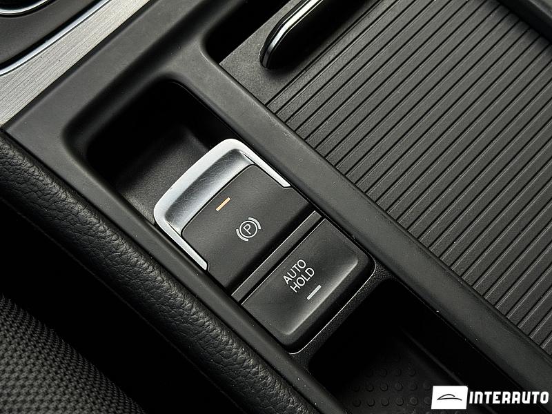 Volkswagen Golf 25 automobil-interauto