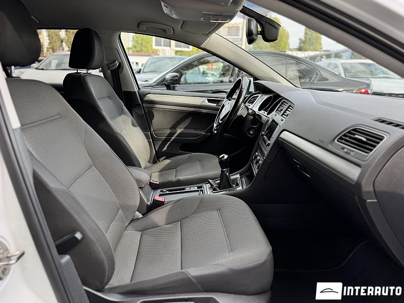 Volkswagen Golf 26 automobil-interauto