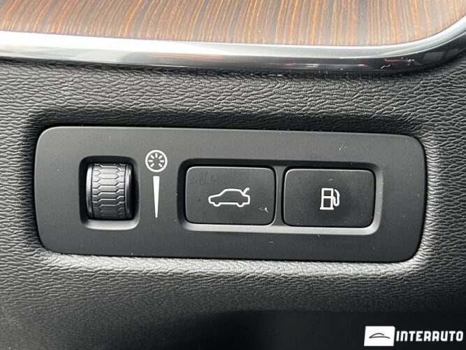 Volvo XC 60 51 interauto-car