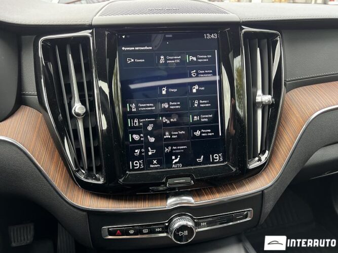 Volvo XC 60 44 interauto-car