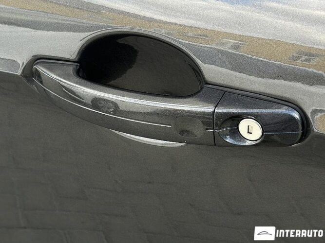 Ford Kuga 58 interauto-car