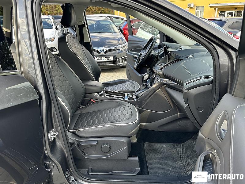 Ford Kuga 26 automobil-interauto