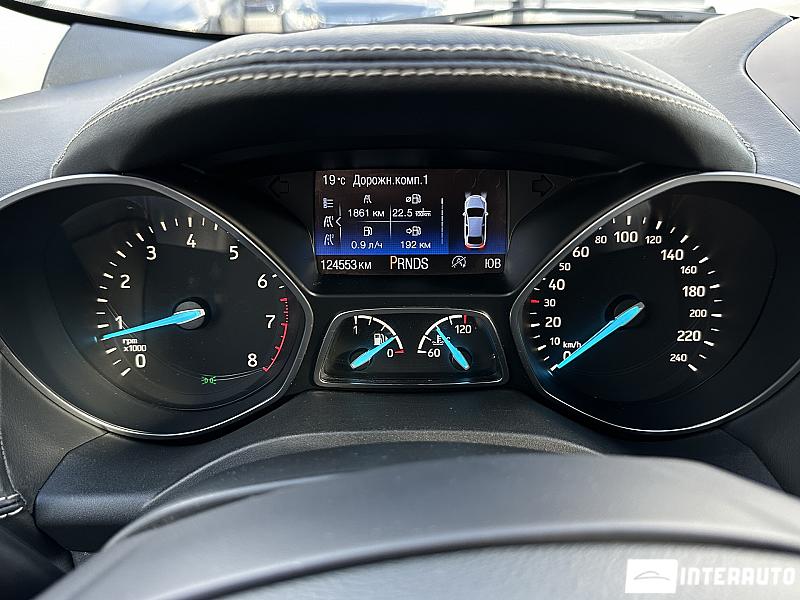 Ford Kuga 18 automobil-interauto