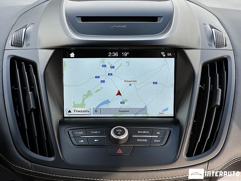 Ford Kuga 19 automobil-interauto