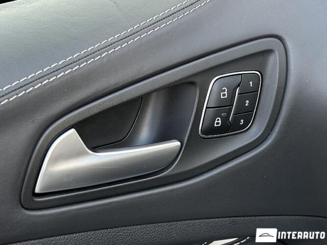 Ford Kuga 59 interauto-car