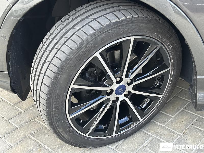 Ford Kuga 29 automobil-interauto