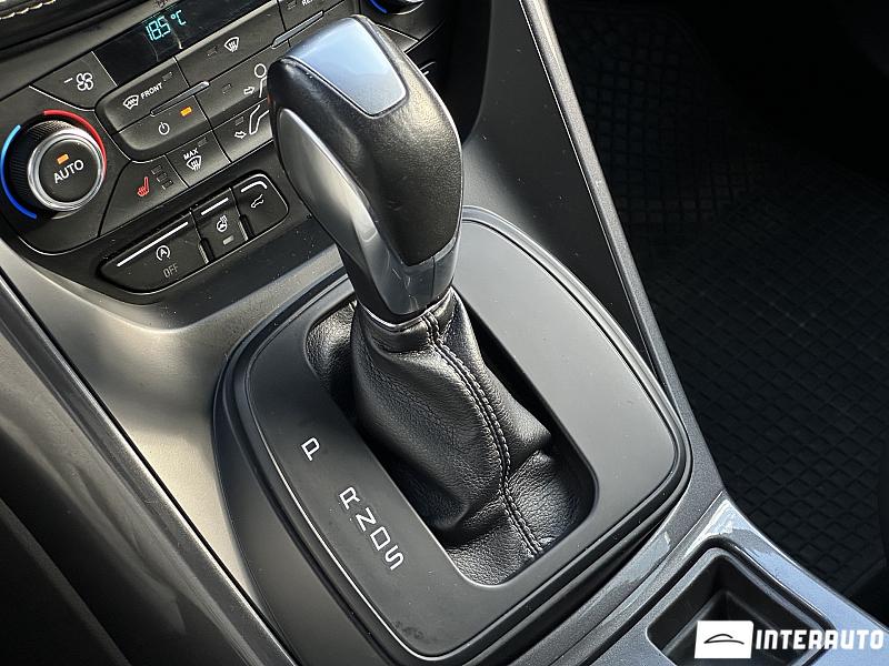 Ford Kuga 22 automobil-interauto