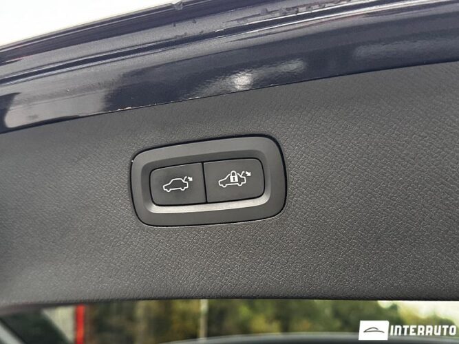 Volvo XC 90 48 interauto-car