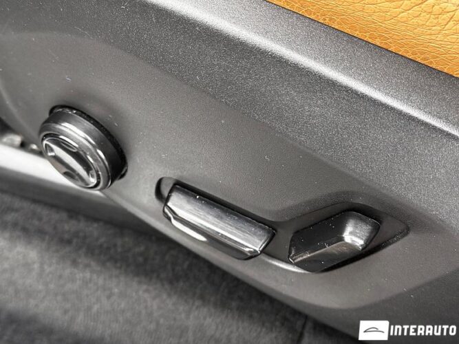 Volvo XC 90 53 interauto-car