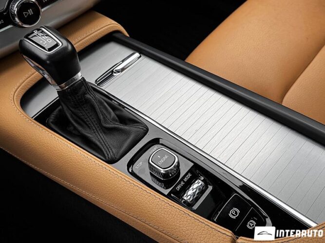 Volvo XC 90 44 interauto-car