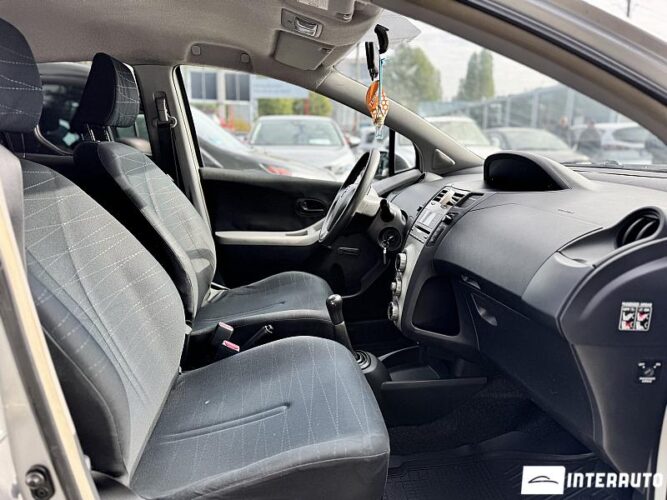 Toyota Yaris 42 interauto-car