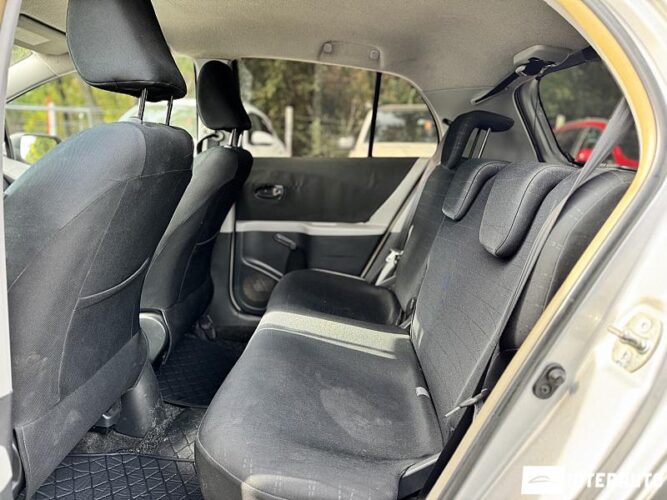 Toyota Yaris 41 interauto-car