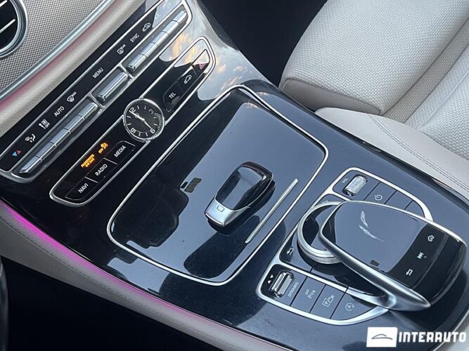 Mercedes E 220 45 interauto-car