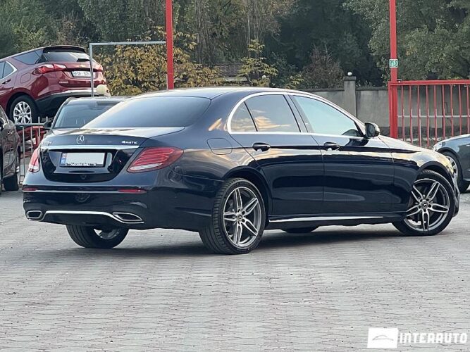 Mercedes E 220 34 interauto-car