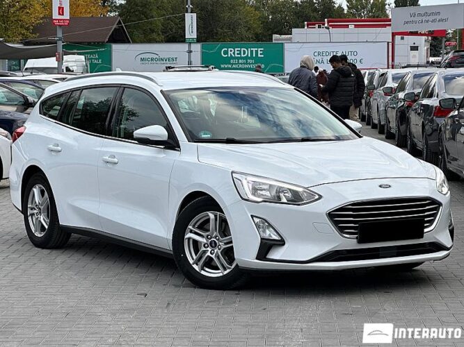 Ford Focus 33 interauto-car