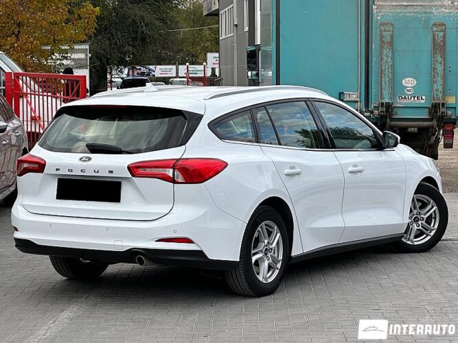 Ford Focus 34 interauto-car