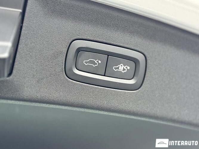 Volvo Polestar 2 49 interauto-car