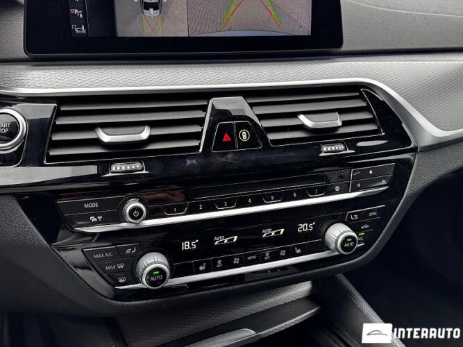 BMW 530e 44 interauto-car