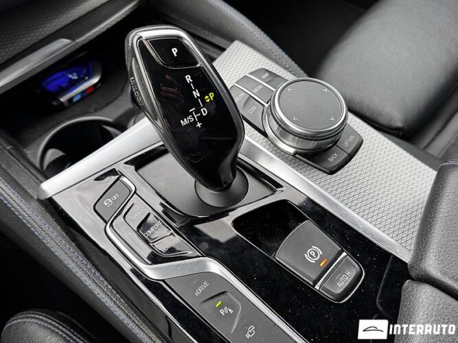 BMW 530e 43 interauto-car