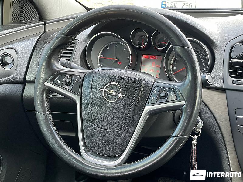Opel Insignia 19 automobil-interauto