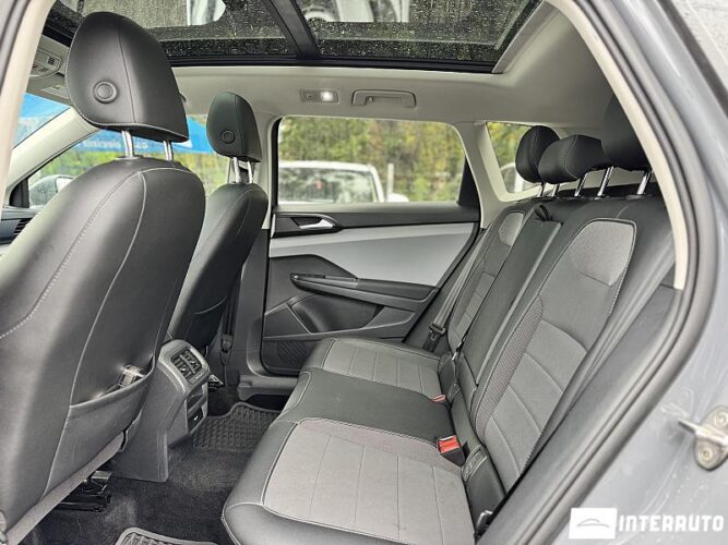 Volkswagen Taos 49 interauto-car