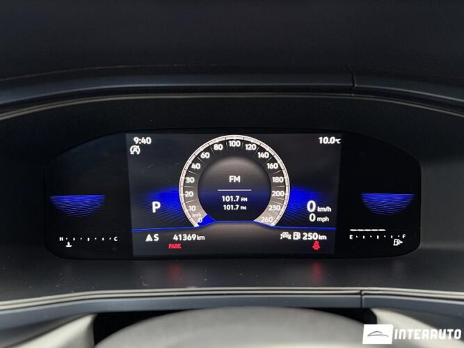 Volkswagen Taos 44 interauto-car