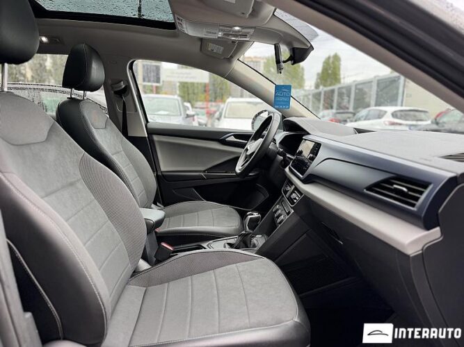 Volkswagen Taos 51 interauto-car