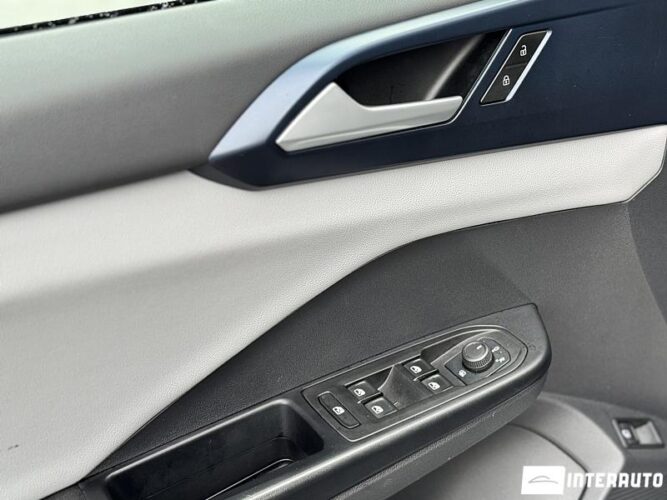 Volkswagen Taos 39 interauto-car