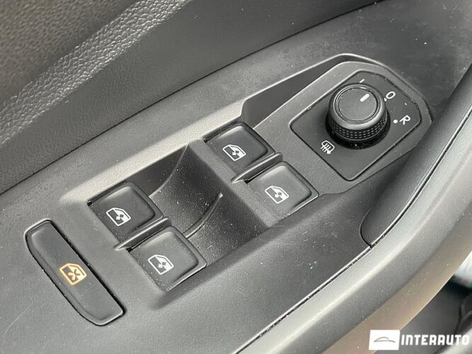 Volkswagen Jetta 39 interauto-car