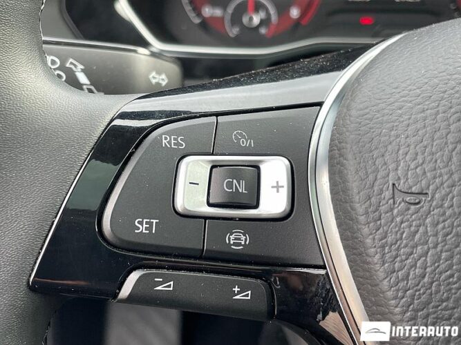 Volkswagen Jetta 43 interauto-car