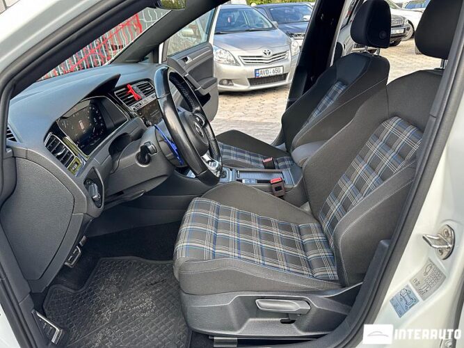 Volkswagen Golf GTE 33 interauto-car