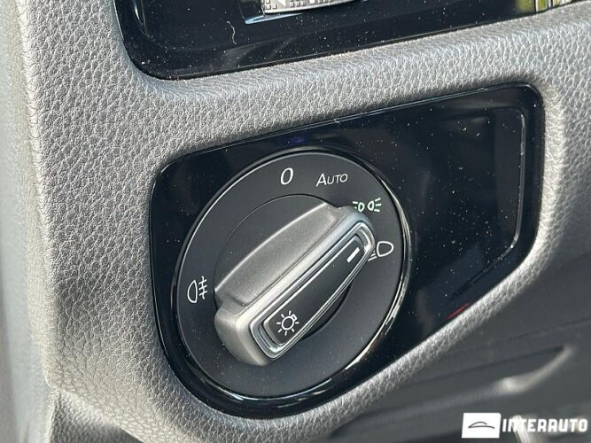 Volkswagen Golf GTE 41 interauto-car