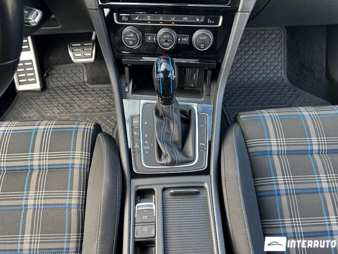 Volkswagen Golf GTE 40 interauto-car