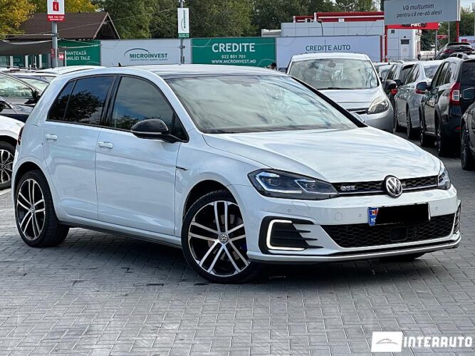 Volkswagen Golf GTE 31 interauto-car