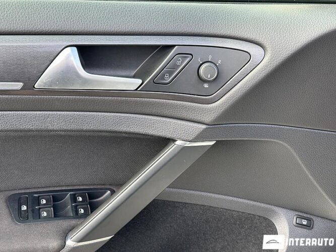 Volkswagen Golf GTE 44 interauto-car