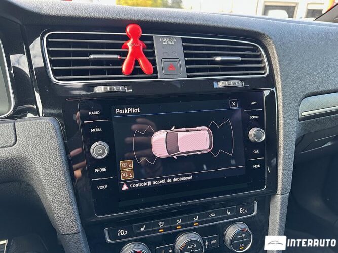 Volkswagen Golf GTE 38 interauto-car