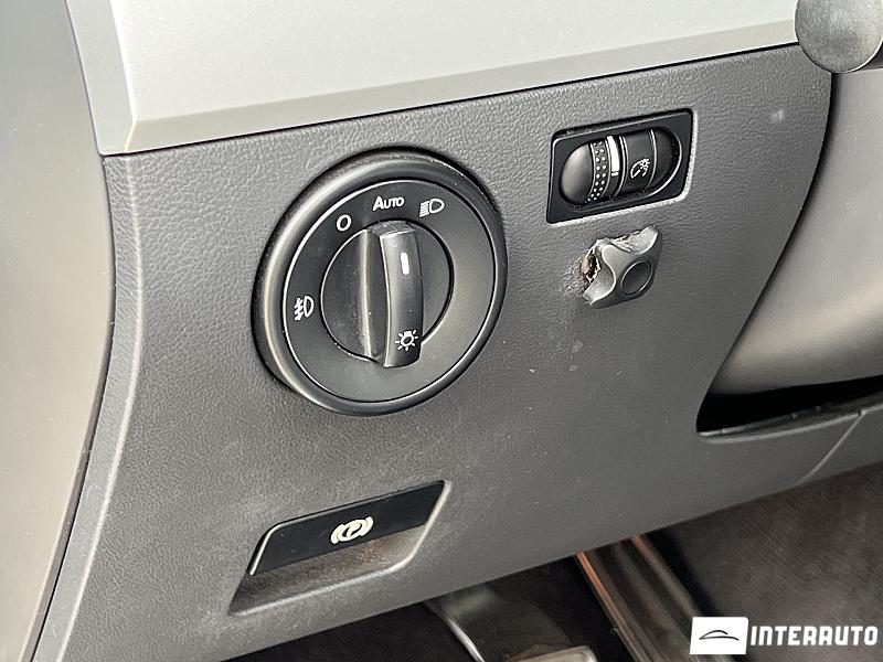 Volkswagen Touareg 28 automobil-interauto