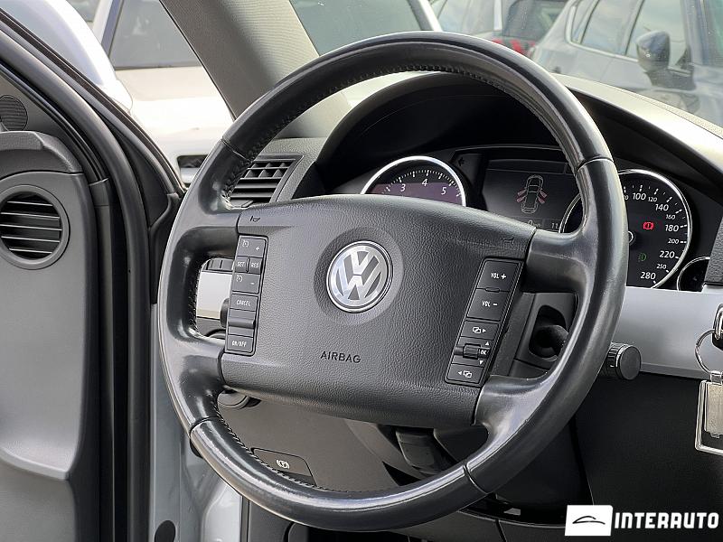 Volkswagen Touareg 17 automobil-interauto