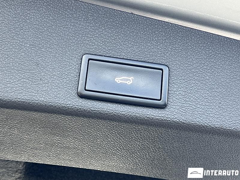 Volkswagen Touareg 31 automobil-interauto