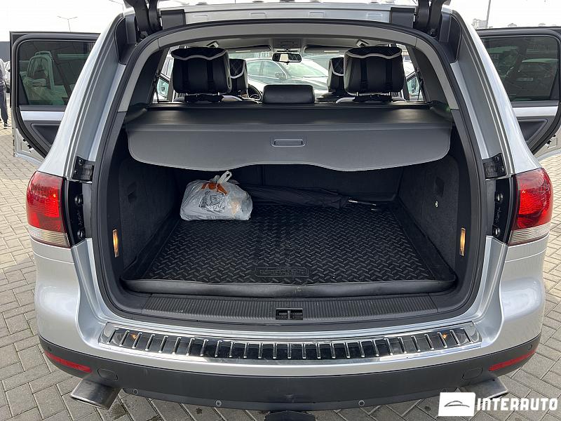 Volkswagen Touareg 30 automobil-interauto