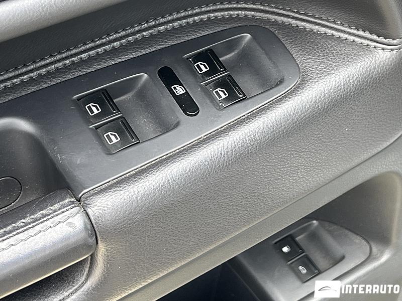 Volkswagen Touareg 27 automobil-interauto